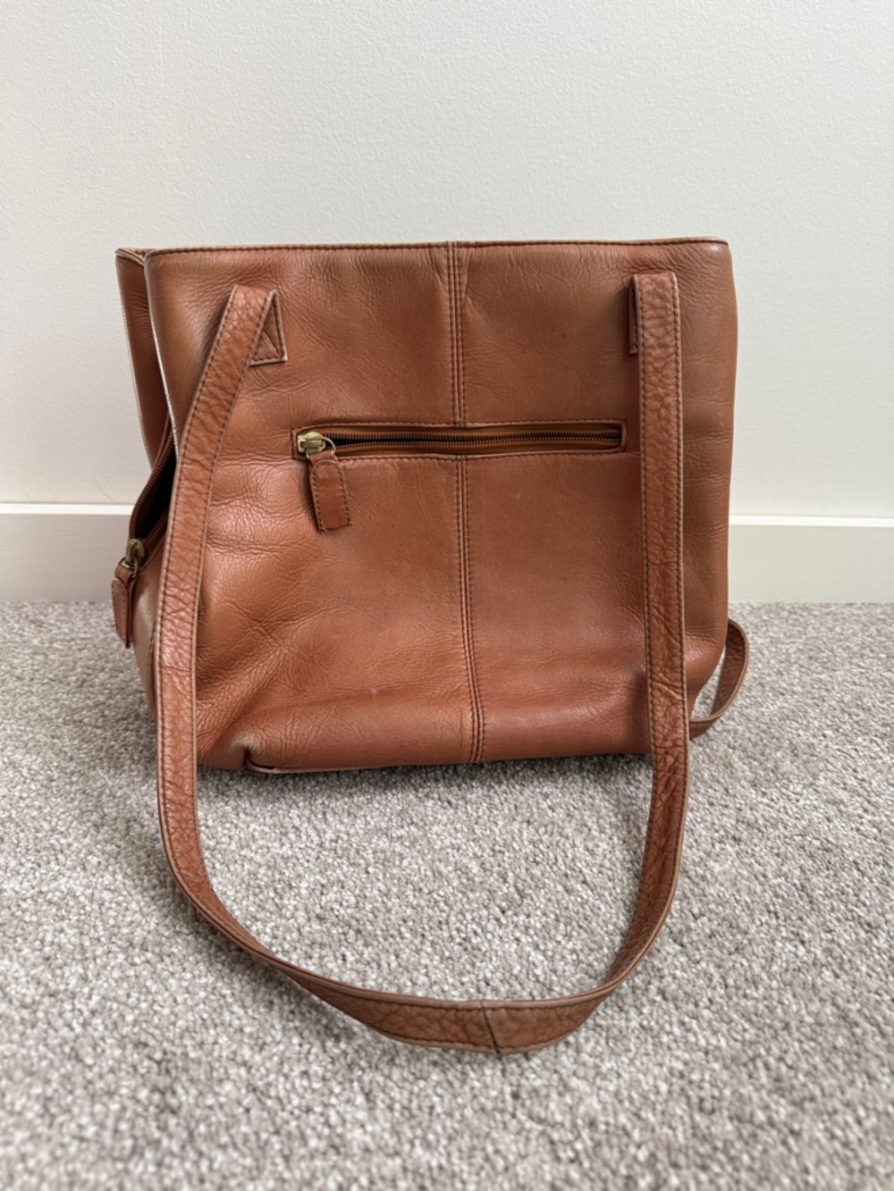 Classic HOBO International Leather Tote Shoulder Bag in Brown